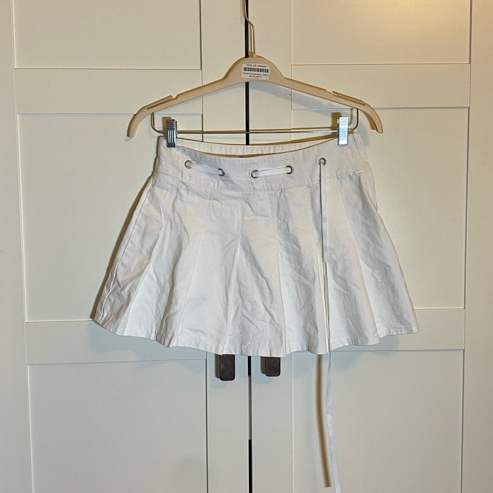 White Pleated Forever 21 Mini Skirt